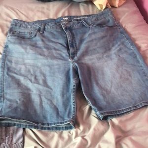 Lee riders mid rise Bermuda